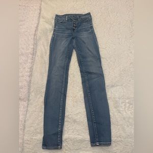American Eagle high rise skinny jeans! Size:0(long), Color:Blue